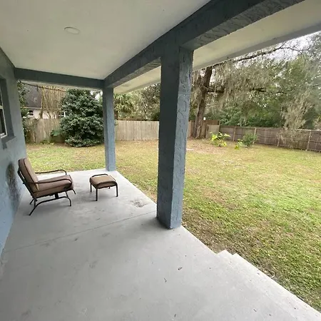 Charming Renovated Home With Jetted Tub/King Beds